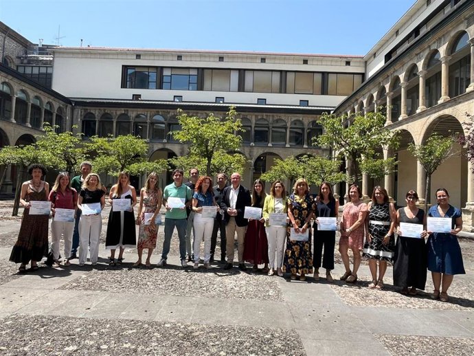 El consejero Gimeno, en el acto de entrega de diplomas a tutores y tutoras de FP Dual celebrado hoy en la sede del departamento de Educación.