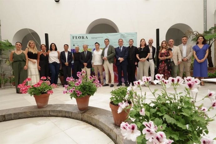 Presentación del Festival Internacional de las Flores (Flora), que celebrará su octava edición del 13 al 23 de octubre en Córdoba con el tema 'Futuro'.