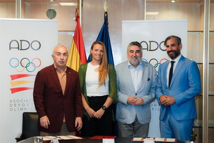 José Manuel Rodríguez Uribes, presidente del CSD; Alejandro Blanco, presidente del COE; Eduardo Fernández, director de los servicios corporativos de RTVE; y la directora general de ADO, Jennifer Pareja.