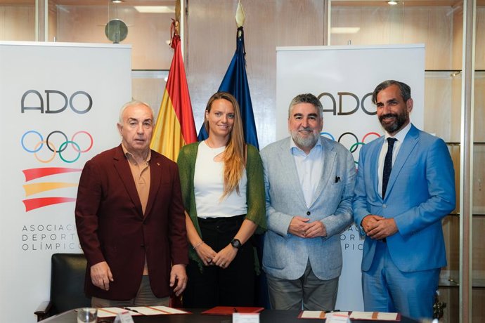 José Manuel Rodríguez Uribes, Presidente do CSD; Alejandro Blanco, Presidente do COE; Eduardo Fernández, Diretor de Serviços Corporativos da RTVE; e a Gerente Geral da ADO, Jennifer Pareja.