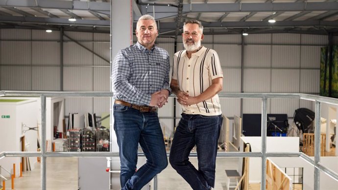 Ian Hudson (ITG) and Gary Szabo (Finally!) (PRNewsfoto/Inspired Thinking Group (ITG))
