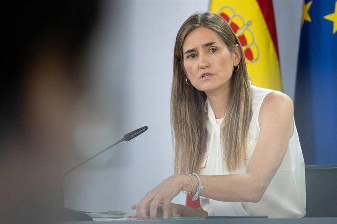 La vicepresidenta tercera y ministra para la Transición Ecológica y el Reto Demográfico, Sara Aagesen, durante una rueda de prensa posterior a la reunión del Consejo de Ministros, en el Palacio de La Moncloa, a 24 de junio de 2025, en Madrid (España). El 