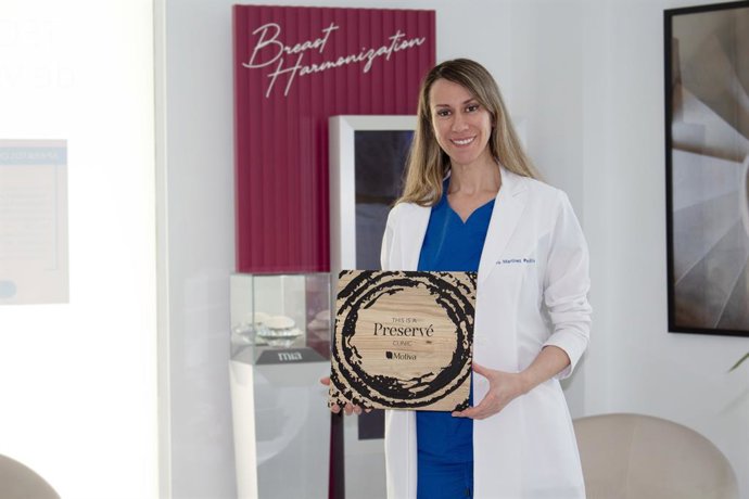 Imagen de la doctora Martínez Padilla, de Aurea Clinic.