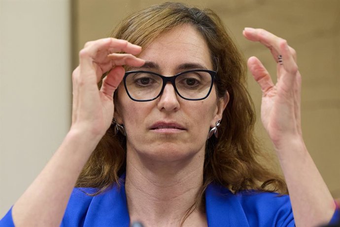 La ministra de Sanitat, Mónica García, durant la Comissió de Sanitat, en el Congrés dels Diputats, a 24 de juny del 2025, a Madrid