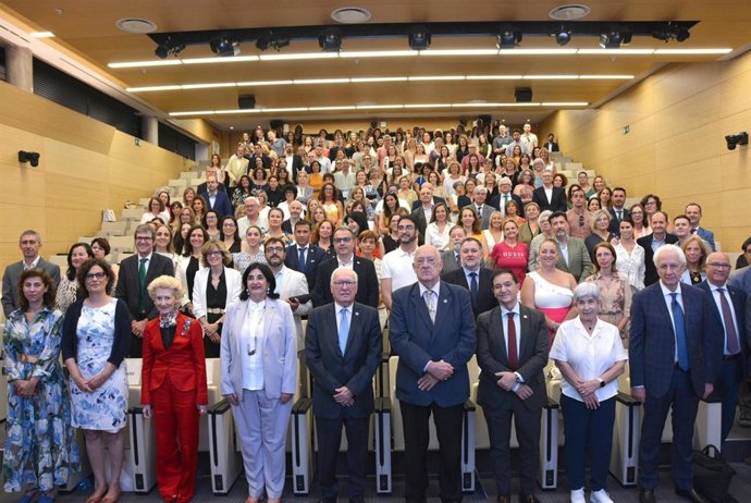 Imagen de  la entrega de distinciones.