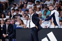 Chus Mateo: "No podemos pensar en lo que han sido los otros dos partidos ante Valencia Basket"