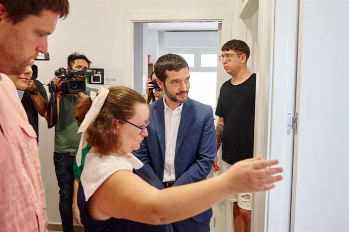 Visita del ministro Pablo Bustinduy al Centro Español de Accesibilidad Cognitiva.