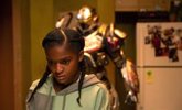 Foto: Chinaka Hodge, guionista de 'Ironheart': "Sentía presión por hacerlo bien, las niñas negras no tenían un personaje así"