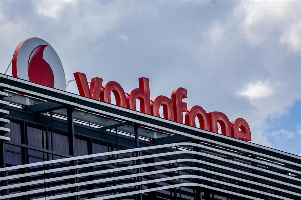 Archivo - Fachada de la sede de Vodafone en Madrid