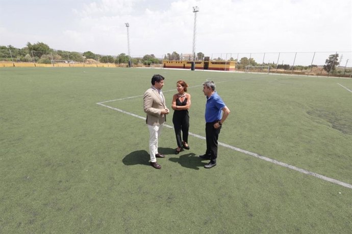 Visita a los campos de fútbol de El Naranjo con Marián Aguilar.