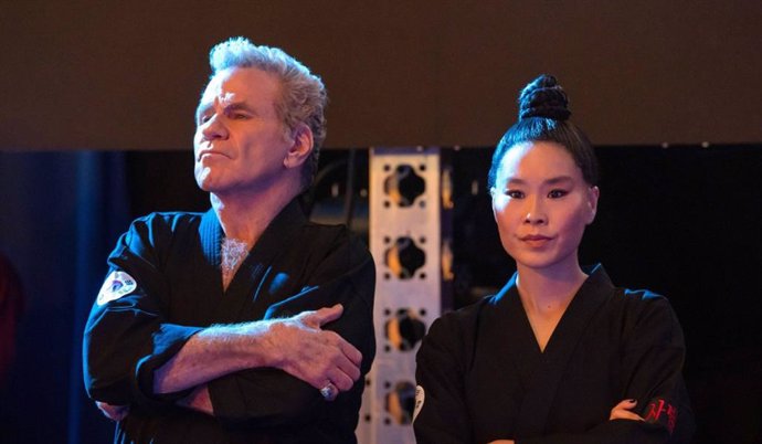 El actor de Cobra Kai Martin Kove, expulsado de un evento por morder a una compañera de reparto