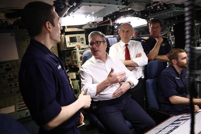 Archivo - Arquivo - 17 de março de 2025: VÍDEO DISPONÍVEL: ENTRE EM CONTATO COM INFO@COVERMG.COM PARA RECEBER**...O primeiro-ministro do Reino Unido, Sir Keir Starmer, embarcou em um submarino com armas nucleares ao retornar de uma longa patrulha, oferece