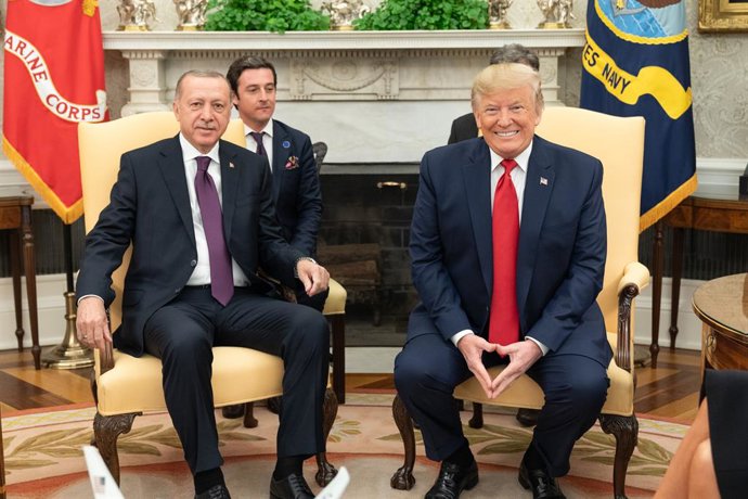 Archivo - 13 de novembro de 2019 - Washington, Distrito de Columbia, EUA - O presidente DONALD TRUMP se reúne com o presidente turco RECEP TAYYIP ERDOGAN no Salão Oval da Casa Branca.