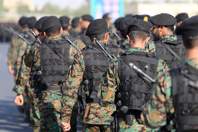 Archivo - September 21, 2024, Tehran, Iran: Iranian Police Special Force Units march during an annual military parade marking the anniversary of the beginning of the war against Iran by former Iraqi Dictator Saddam Hussein 44 years ago, in front of the sh