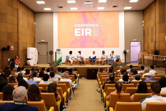 Acto de despedida a los 98 especialistas internos residentes que finalizan su formación en el Macarena.