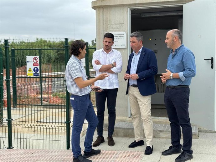 Visita del delegado de Agricultura, Pesca, Agua y Desarrollo Rural, Álvaro Burgos,  a las obras de la agrupacón de vertidos de Aljaraque.