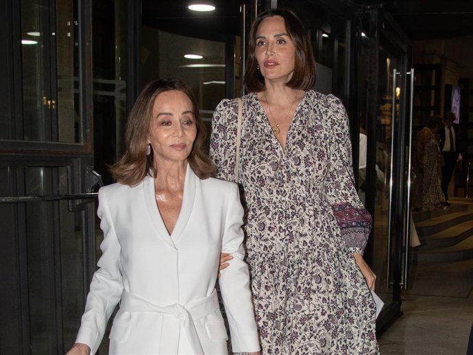 Isabel Preysler y Tamara Falcó este martes en el Teatro Real