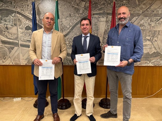 Firma del protocolo entre Endesa y el Ayuntamiento de Sevilla.