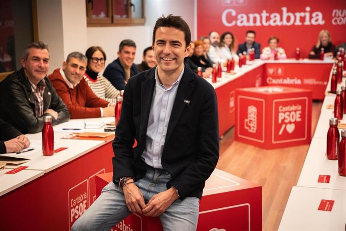 El secretario general del PSOE de Cantabria, Pedro Casares