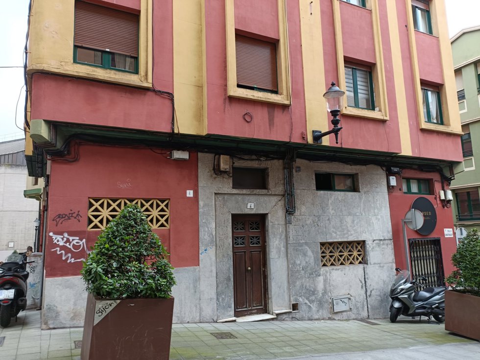 Bajo donde fue hallado el cadáver.