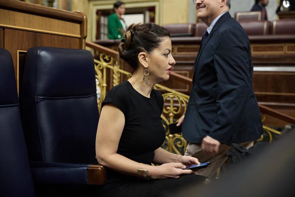 La ministra de Juventud e Infancia, Sira Rego, durante un pleno en el Congreso de los Diputados, a 25 de junio de 2025, en Madrid (España).  La sesión de control está marcada por la ofensiva del PP contra el Gobierno por el caso Koldo y por la petición 