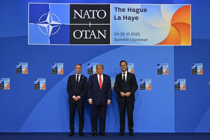 25 de junho de 2025, The Hagues, Holanda: O primeiro-ministro holandês Dick Schoof, o presidente dos EUA, Donald Trump, e o secretário-geral da OTAN, Mark Rutte, fotografados em uma cúpula de chefes de Estado da aliança militar da OTAN (Organização do Tra