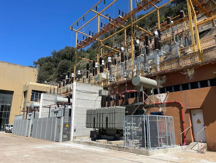 Archivo - Subestación de Endesa en el pantano de Sau (Barcelona).