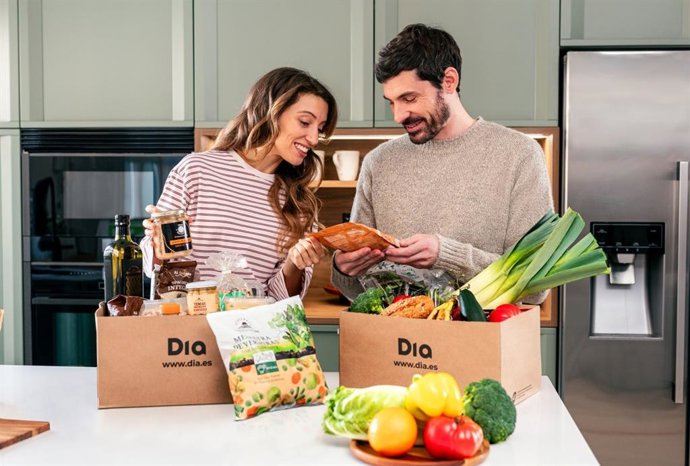 Dia refuerza la cobertura de su canal 'online' en la costa