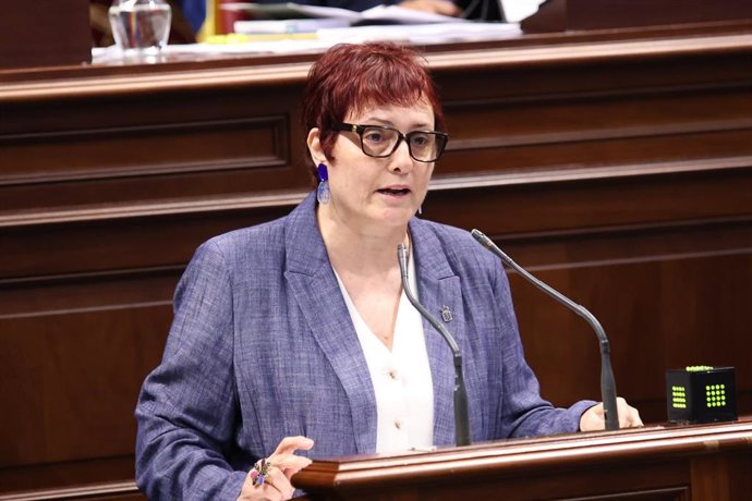 Archivo - Arquivo - A Ministra do Bem-Estar Social do Governo das Ilhas Canárias, Candelaria Delgado, na Sessão Plenária do Parlamento