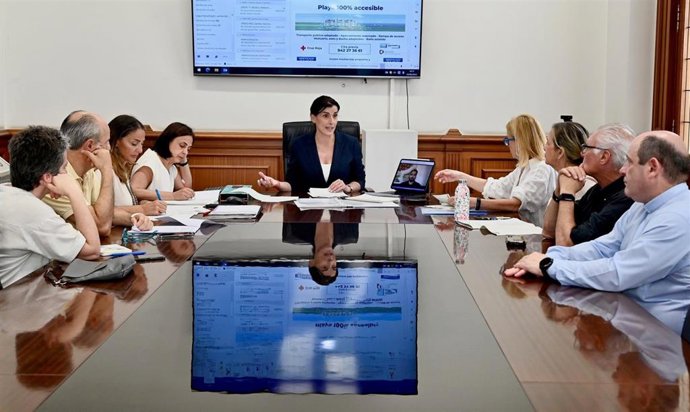 Reunión del patronato de la Fundación para la Promoción de Centros y Actividades Sociales del Ayuntamiento de Santander.