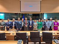 Simonet reitera en Bruselas la urgencia de cambiar el plan de gestión de pesca del Mediterráneo y reconocer insularidad