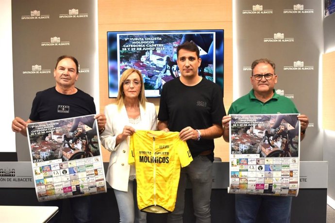 Presentación de la 'IX Vuelta Ciclista de Molinicos categoría cadetes'.