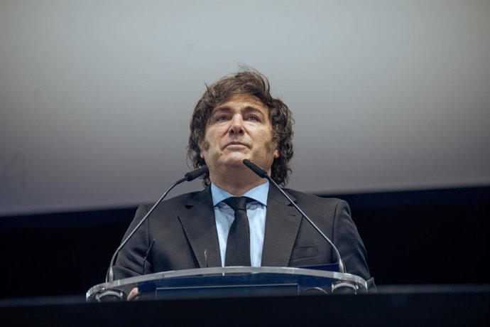 El presidente de Argentina, Javier Milei, interviene durante la última jornada del Madrid Economic Forum, en el Palacio de Vistalegre, a 8 de junio de 2025, en Madrid (España). 