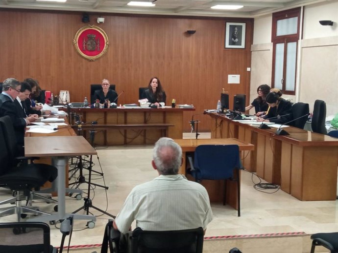 El exsacerdote acusado, durante el juicio en la Audiencia Provincial.