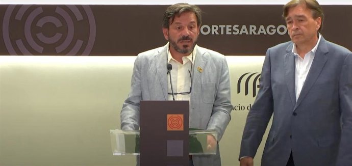 El coordinador general de Aragón Existe, Valero Aguayos, y el portavoz parlamentario de Aragón-Teruel Existe, Tomás Guitarte.