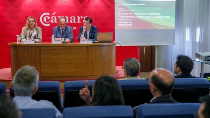 La consejera de Economía, Innovación, Empresa y Trabajo Autónomo, Belinda León, inaugura la III Jornada del Foro Rioja de Innovación Financiera y Empresarial