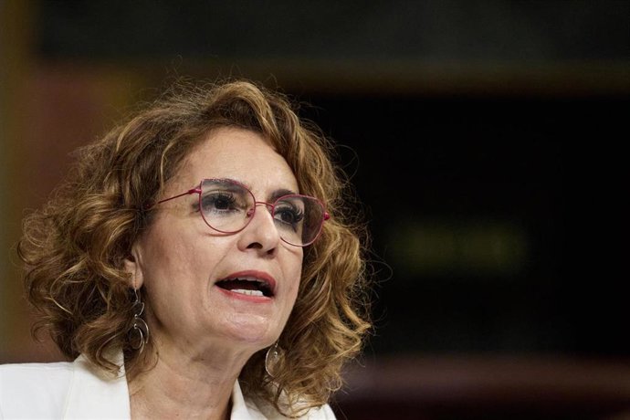 La vicepresidenta primera y ministra de Hacienda, María Jesús Montero, durante un pleno en el Congreso