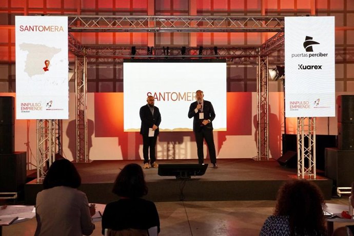 Imagendel alcalde de Santomera, Víctor Martínez, en las jornadas ‘Innpulso Emprende’, celebradas en Gijón, y destinadas a los municipios ‘Ciudad de la Ciencia y la Innovación’