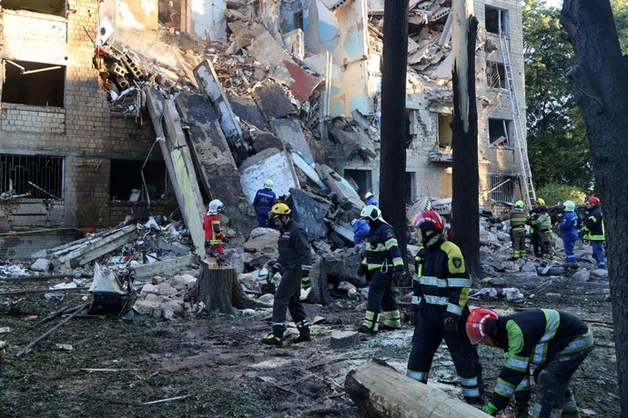 June 23, 2025, Kyiv, Ukraine: Firefighters work at the site of an apartment building hit during Russian drone and missile strikes, amid Russia's attack on Ukraine. Ukraine said on June 23 ''another massive attack'' on Kyiv by Russian drones was underway, 