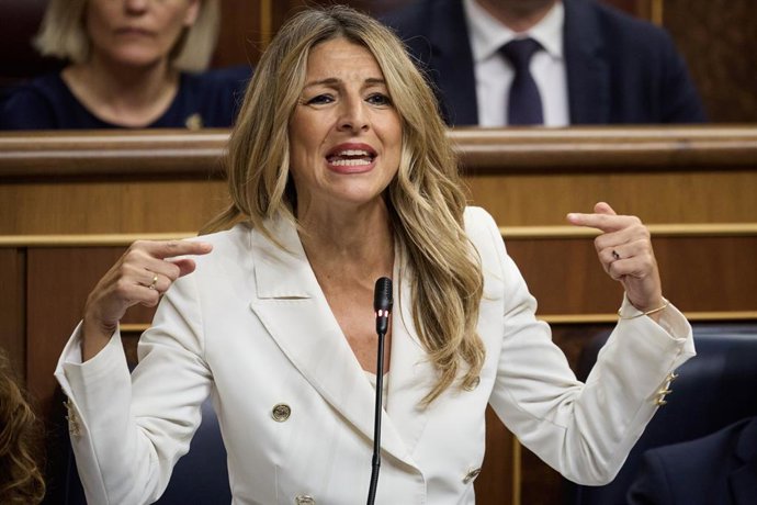 La vicepresidenta segunda y ministra de Trabajo, Yolanda Díaz, durante un pleno en el Congreso de los Diputados, a 25 de junio de 2025, en Madrid (España).  
