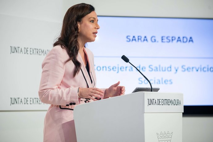 La consejera de Salud y Servicios Sociales, Sara García Espada, en la comparecencia tras el Consejo de Gobierno Extraordinario.