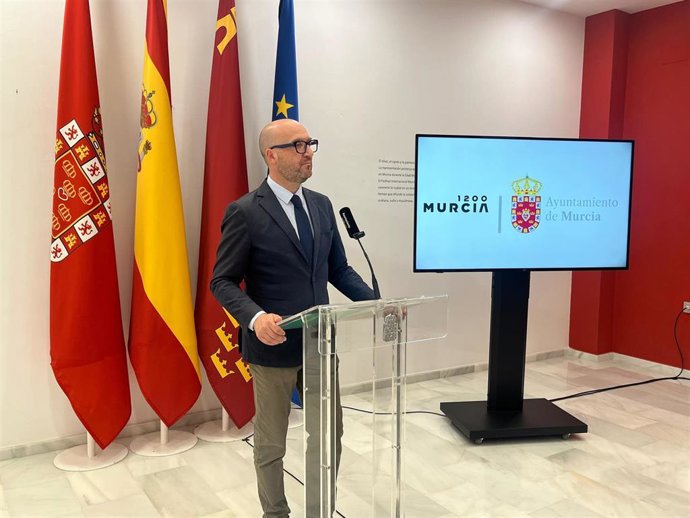 El concejal de Movilidad, Gestión Económica y Contratación de Murcia, José Francisco Muñoz