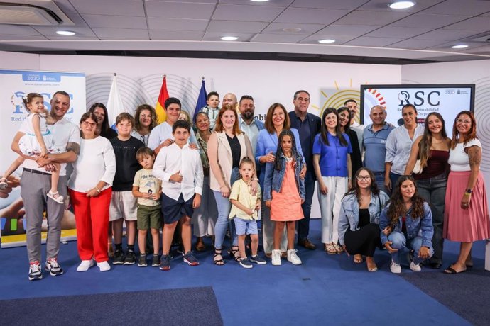 Una iniciativa de la Red de RSC de Canarias ofrece estancias gratuitas en La Graciosa para familias con menores en tratamiento oncológico