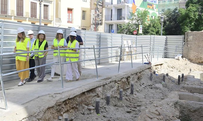 Catalá visita las obras del Espai Dones i Igualtat