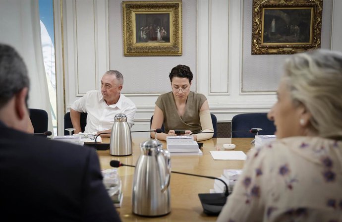 El síndic de Compromís a Les Corts, Joan Baldoví, i la portaveu adjunta Aitana Mas