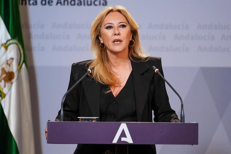 La consejera de Economía, Hacienda y Fondos Europeos y portavoz del Gobierno, Carolina España, comparece en la rueda de prensa posterior al Consejo de Gobierno. A 25 de junio de 2025, en Sevilla (Andalucía, España). El Consejo de Gobierno de la Junta de