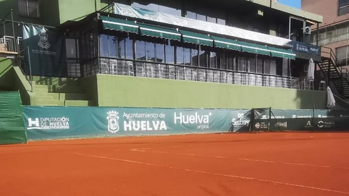 Archivo - Pista del Real Club Recreativo de Tenis de Huelva.