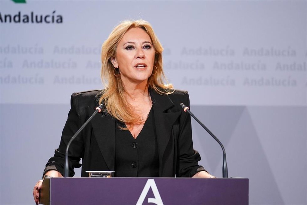 La consejera de Economía, Hacienda y Fondos Europeos y portavoz del Gobierno, Carolina España, comparece en la rueda de prensa posterior al Consejo de Gobierno