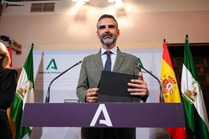 El consejero de Agricultura, Ramón Fernández-Pacheco, este miércoles en la rueda de prensa posterior al Consejo de Gobierno. 