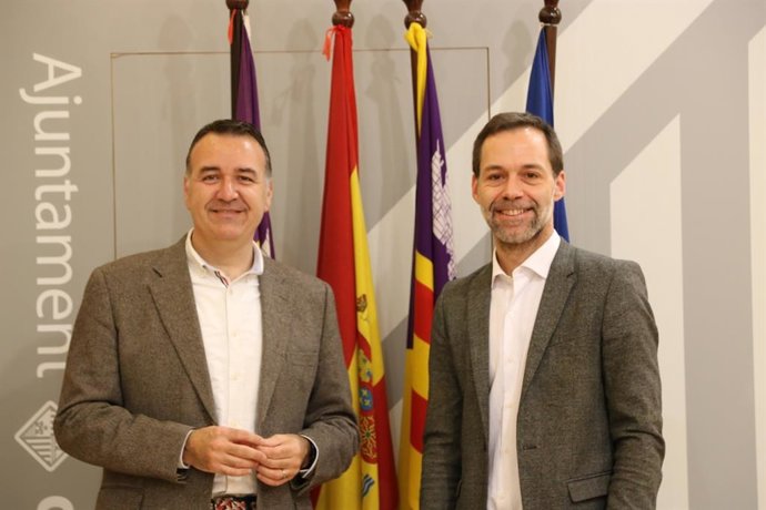 Archivo - Los portavoces del PSIB de Palma Francesc Dalmau y Xisco Ducrós.